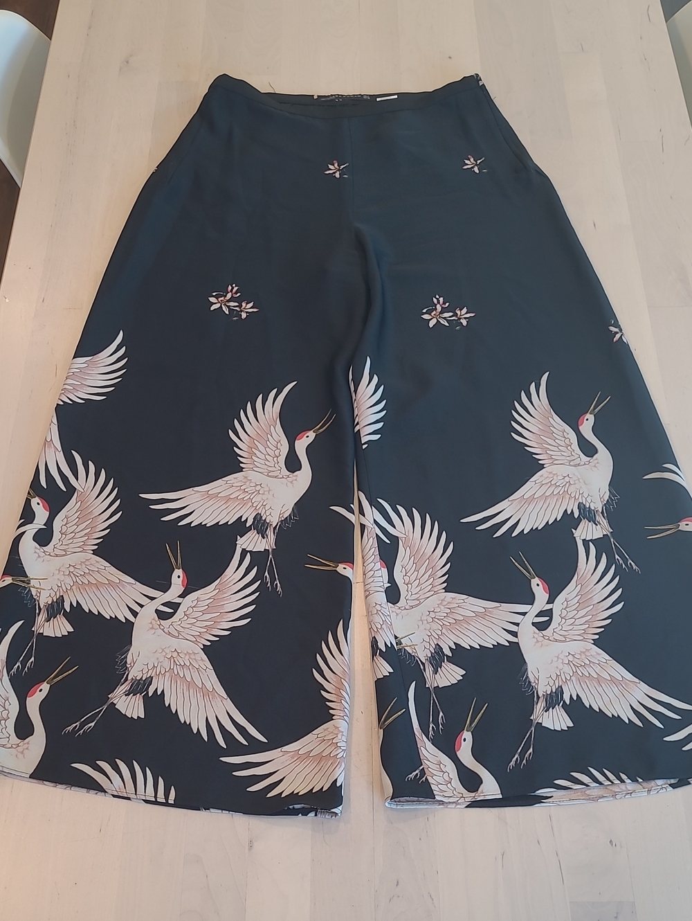EUC ZARA Wide Leg High Waist Crane Print Pants